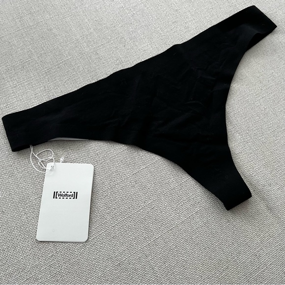 WOLFORD Black Cotton Contour String Thong - Picture 7 of 9